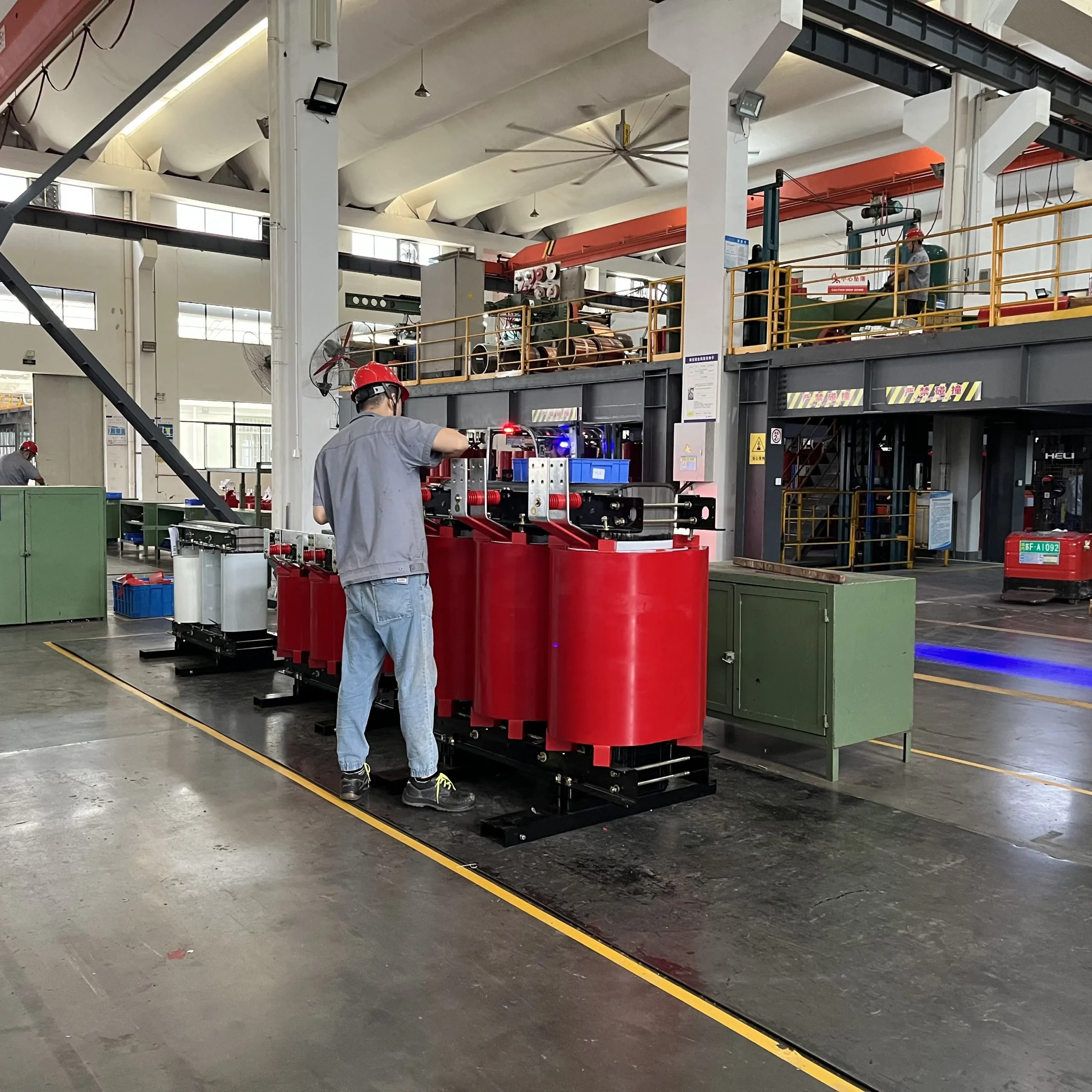 Transformador de n&uacute;cleo amorfo tipo seco de resina fundida trif&aacute;sico de 11KV 400KVA Vista 1