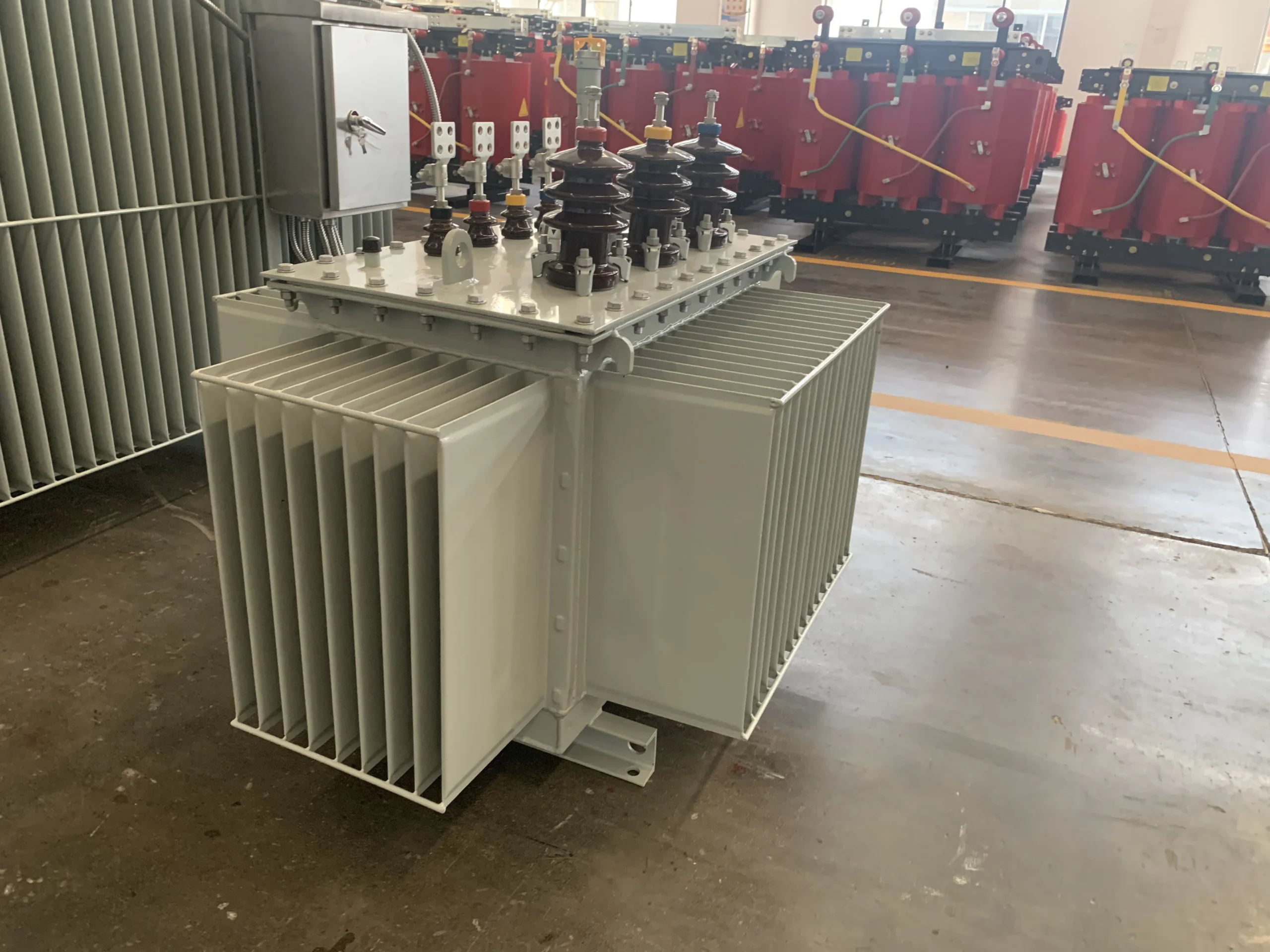 100kVA 10 0.4kV Oil Immersed Distribution Transformer View 4