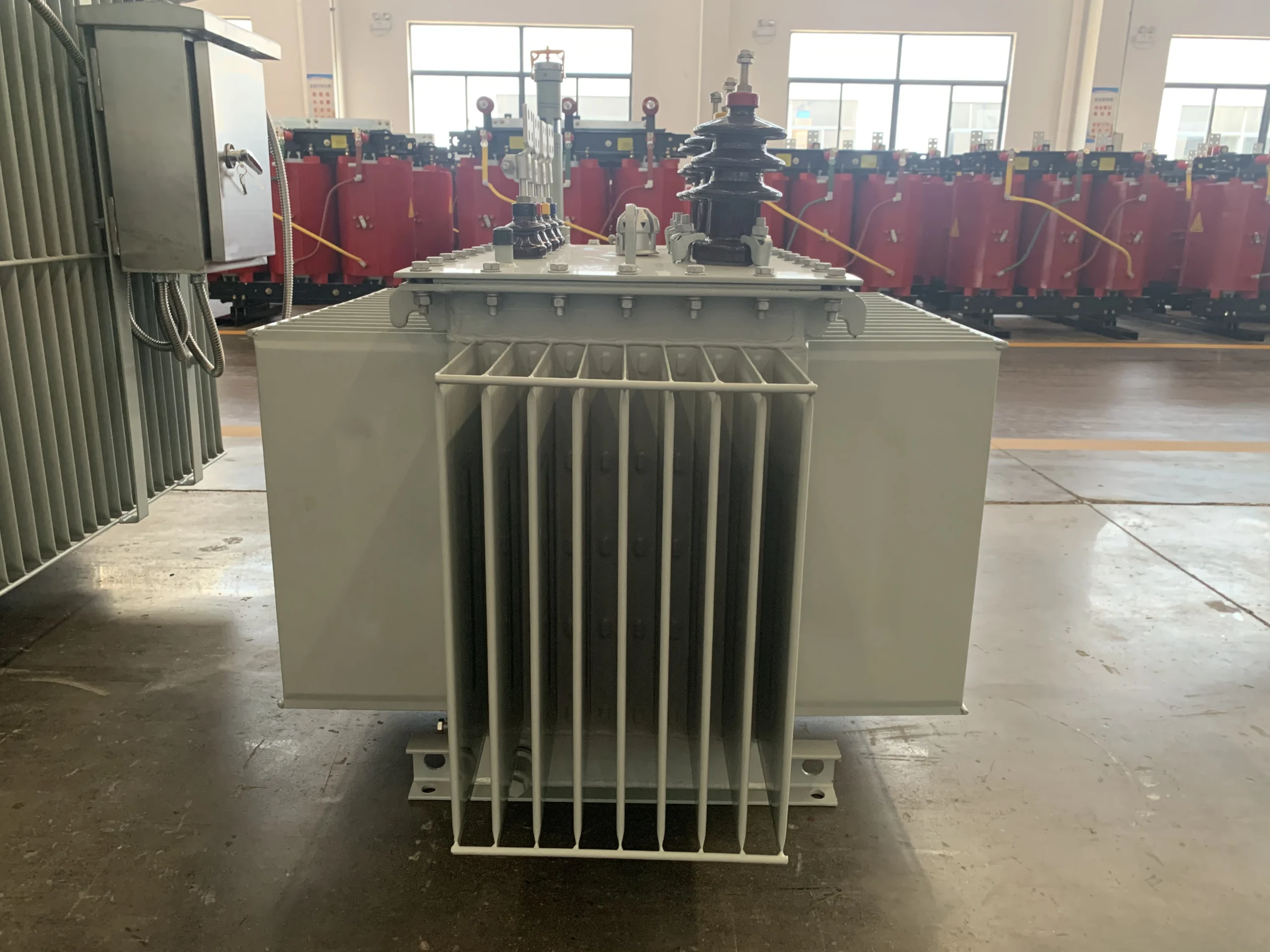 100kVA 10 0.4kV Oil Immersed Distribution Transformer View 5