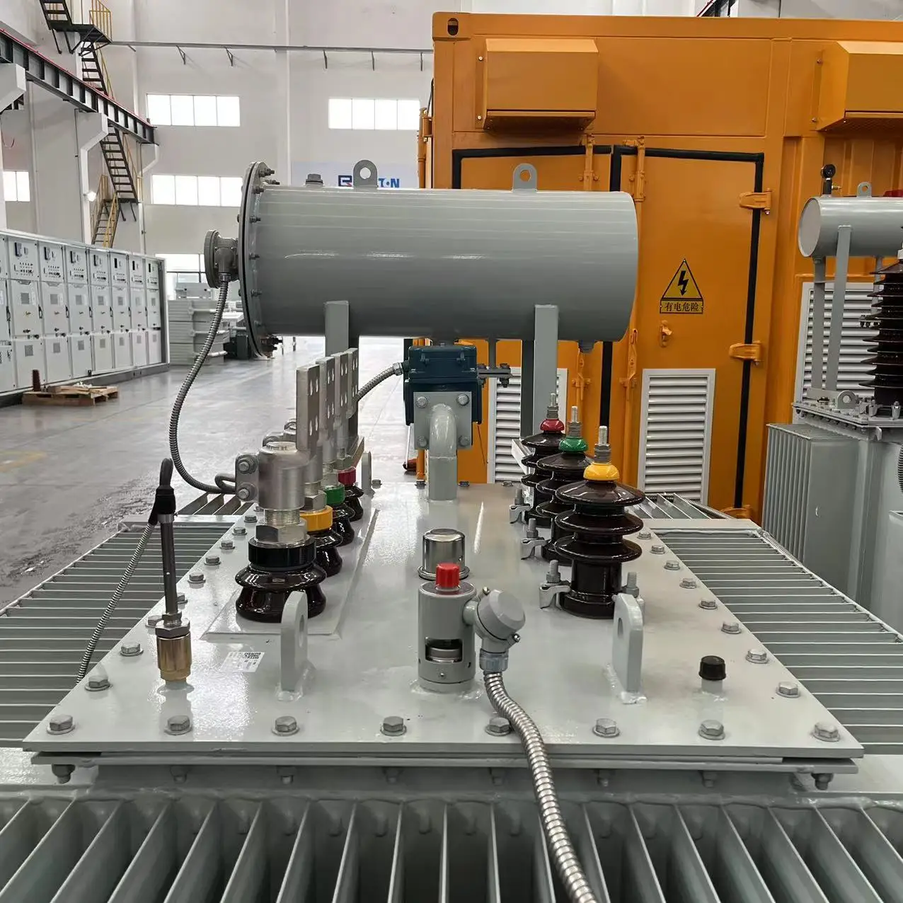 Transformateur de puissance triphas&eacute; &agrave; deux enroulements 34,5 kV 2 MVA 5 MVA prix 1250 kVA transformateur industriel immerg&eacute; dans l'huile Vue 2