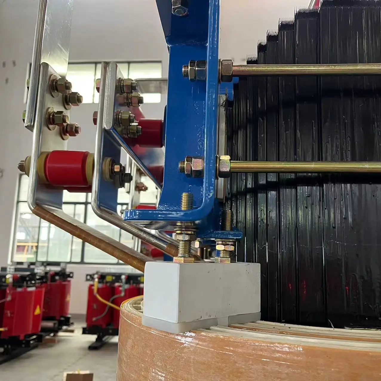 High Quality 3-Phase Dry Type Isolation Transformer 200KVA 400KVA Step Down Transformers 690V 440V Copper Winding MVHV View 3