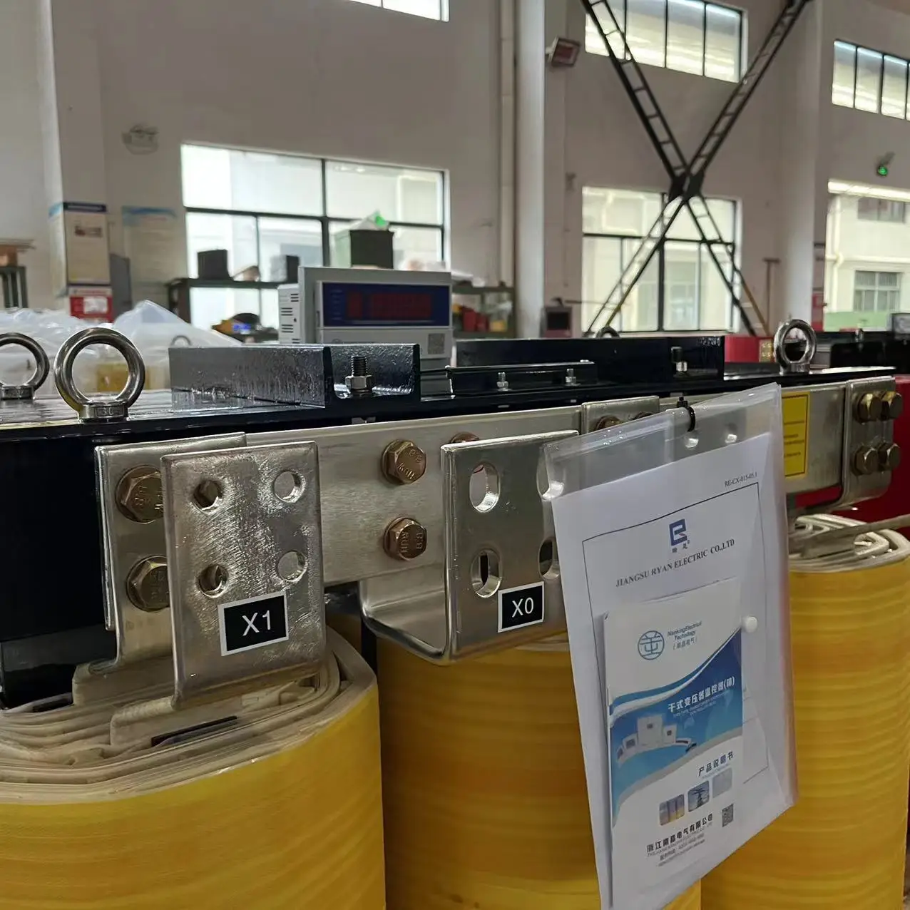 High Quality 3-Phase Dry Type Isolation Transformer 200KVA 400KVA Step Down Transformers 690V 440V Copper Winding MVHV View 4