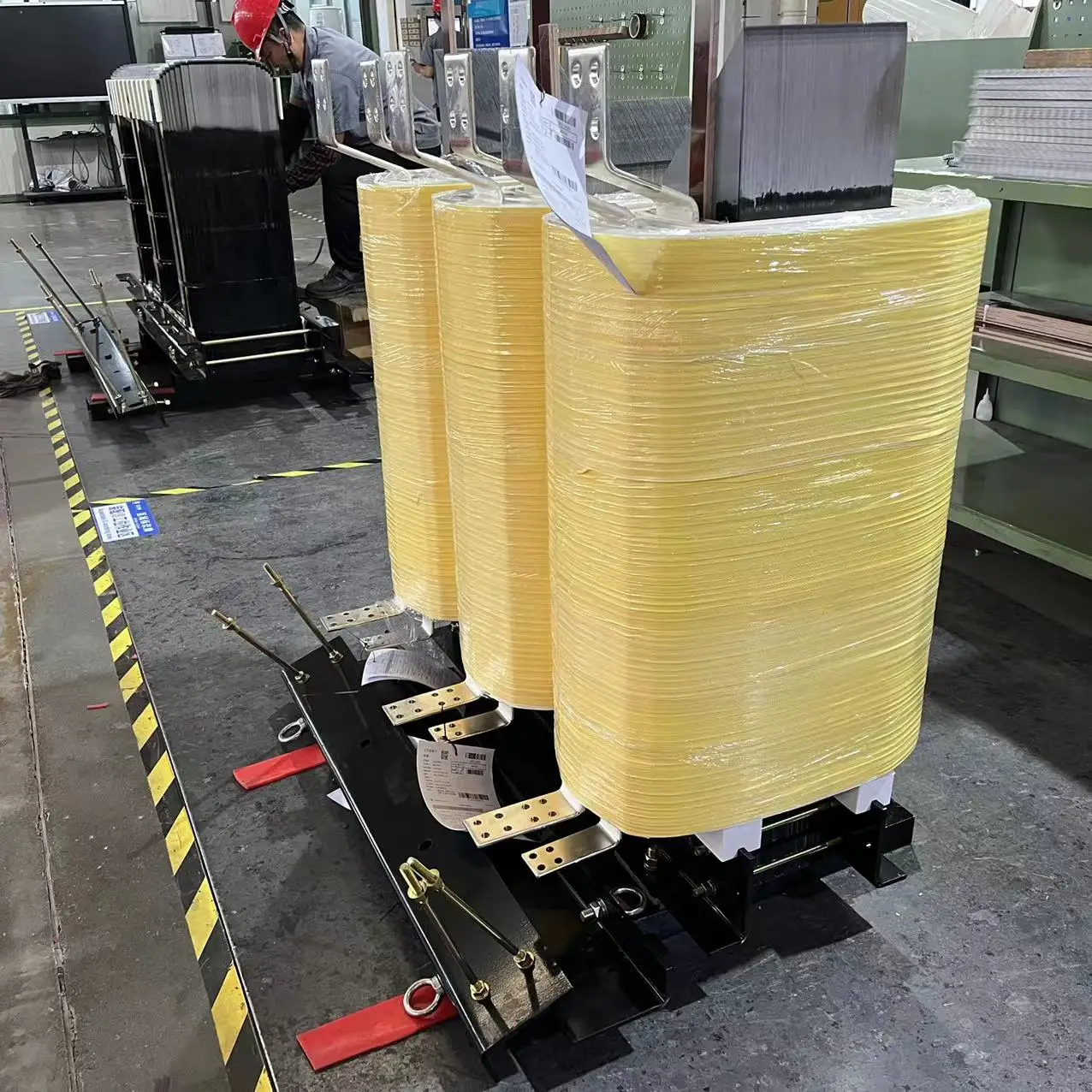 High Quality 3-Phase Dry Type Isolation Transformer 200KVA 400KVA Step Down Transformers 690V 440V Copper Winding MVHV View 5